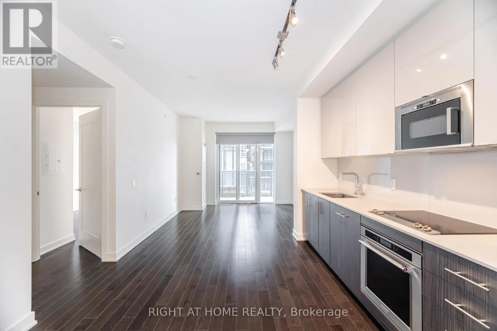 2301 - 330 RICHMOND STREET W