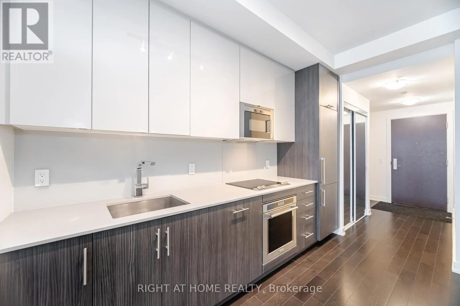 2301 - 330 RICHMOND STREET W