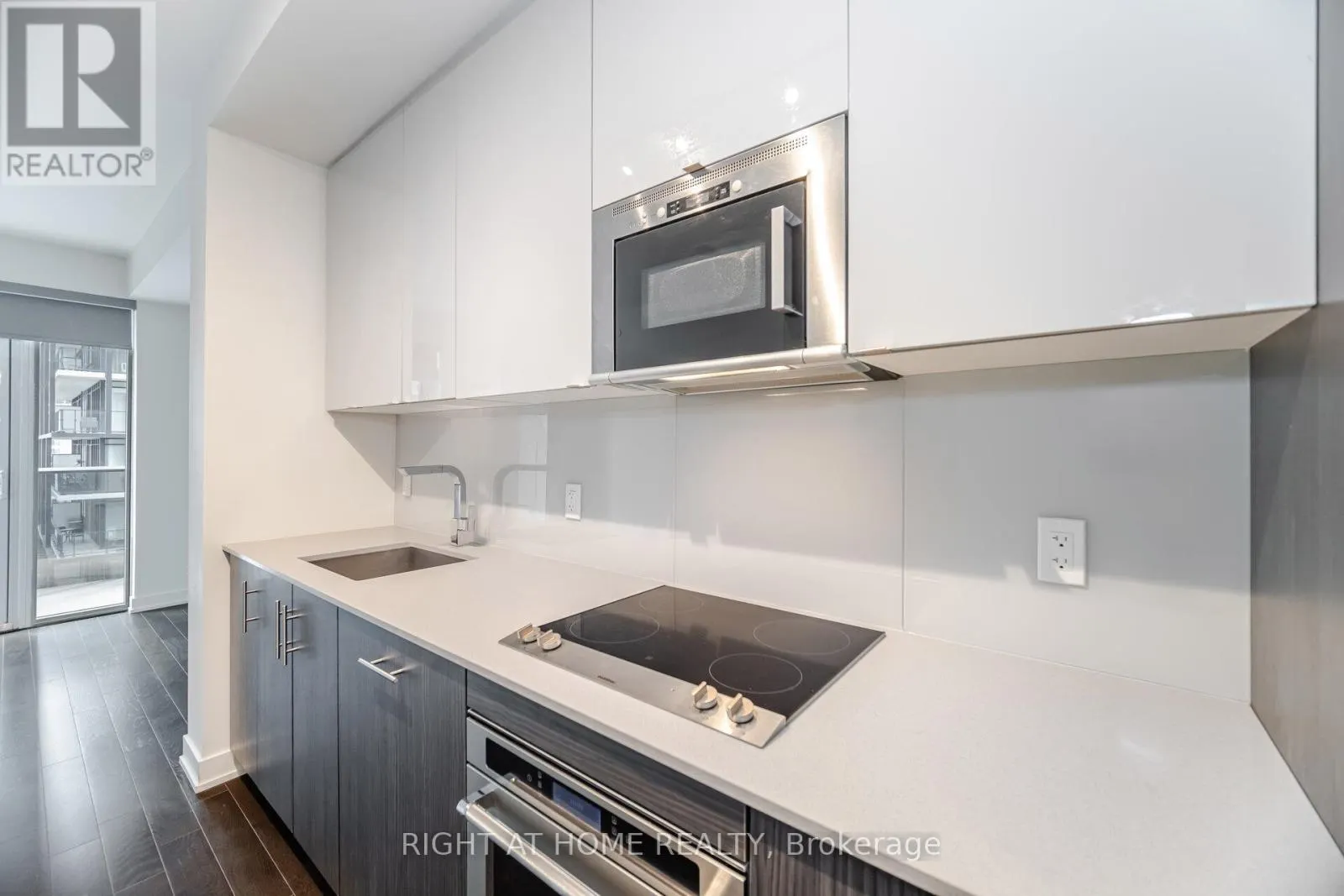 2301 - 330 RICHMOND STREET W