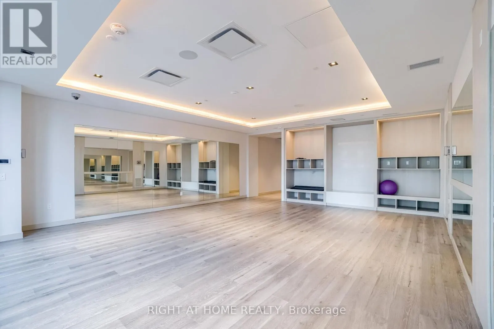 2301 - 330 RICHMOND STREET W