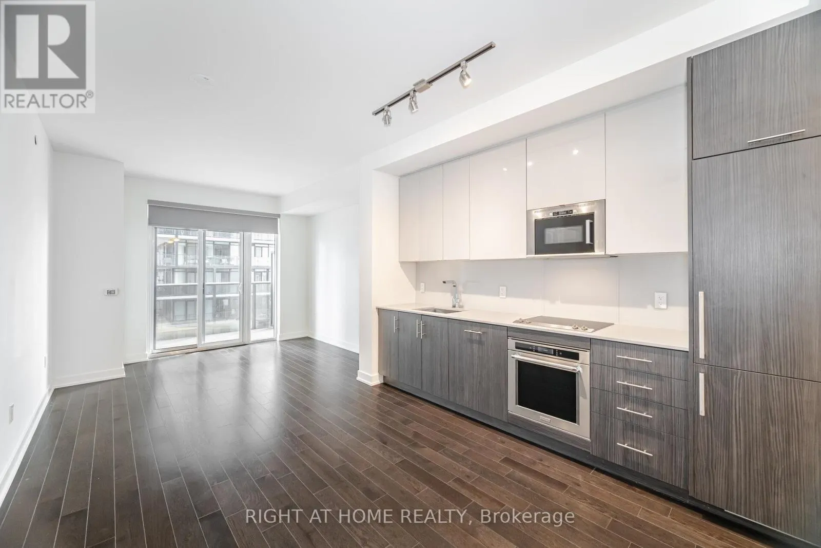 2301 - 330 RICHMOND STREET W