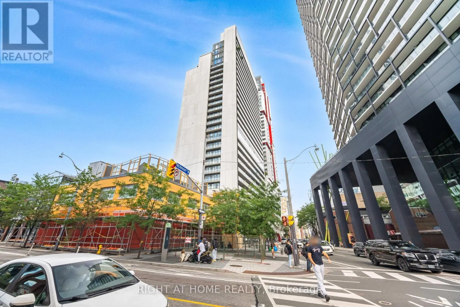 2301 - 330 RICHMOND STREET W