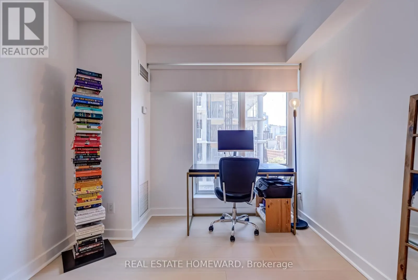 1004 - 255 RICHMOND STREET E