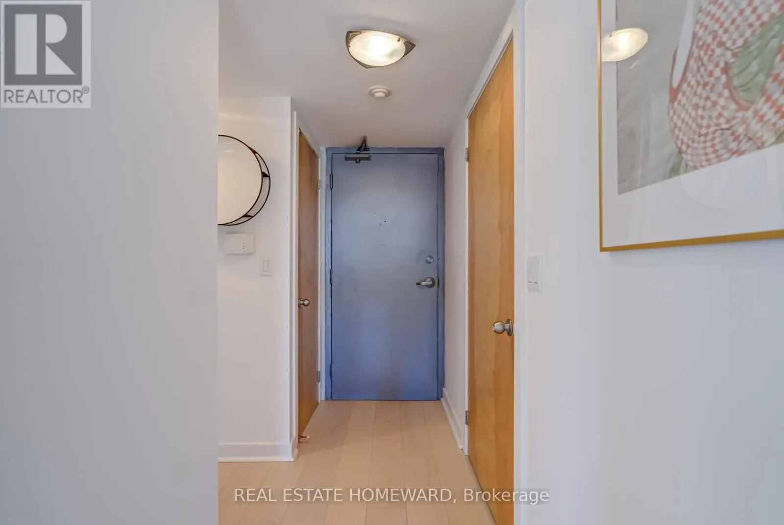 1004 - 255 RICHMOND STREET E