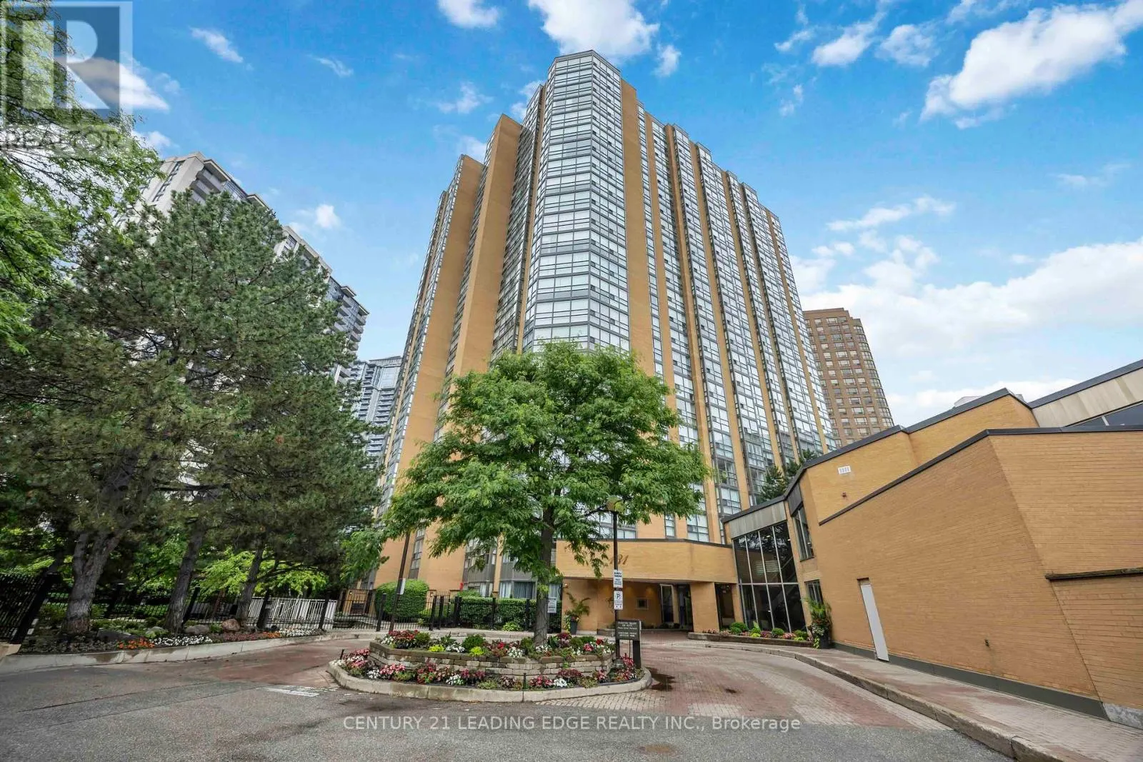 1806 - 131 BEECROFT ROAD