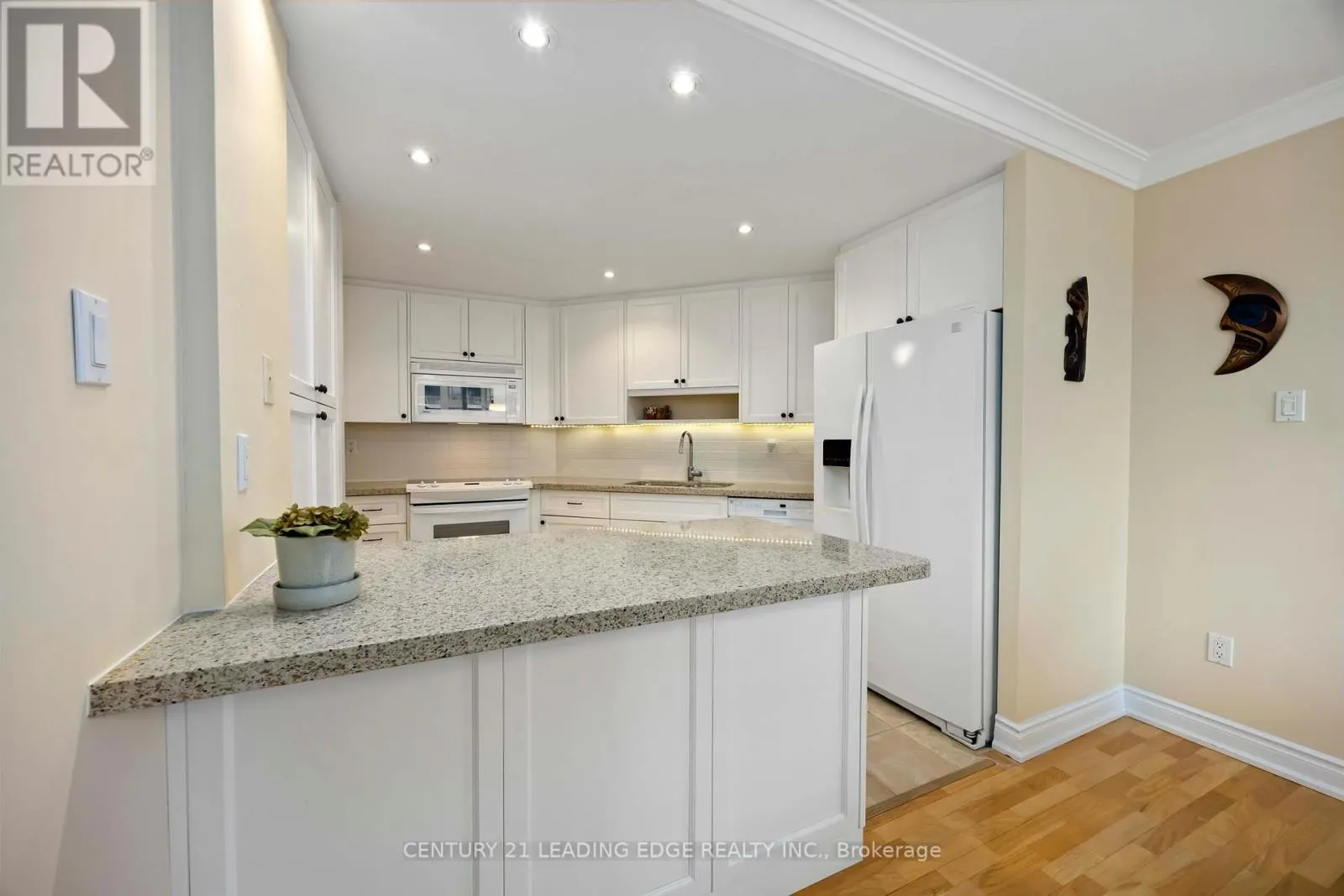 1806 - 131 BEECROFT ROAD