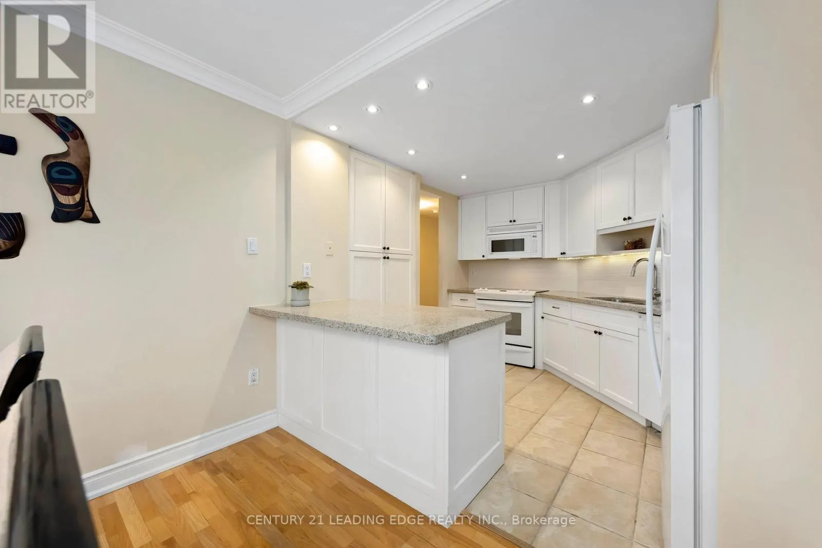 1806 - 131 BEECROFT ROAD