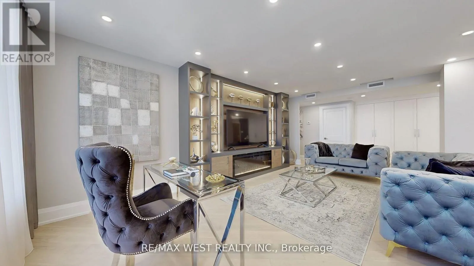 1403 - 900 YONGE STREET