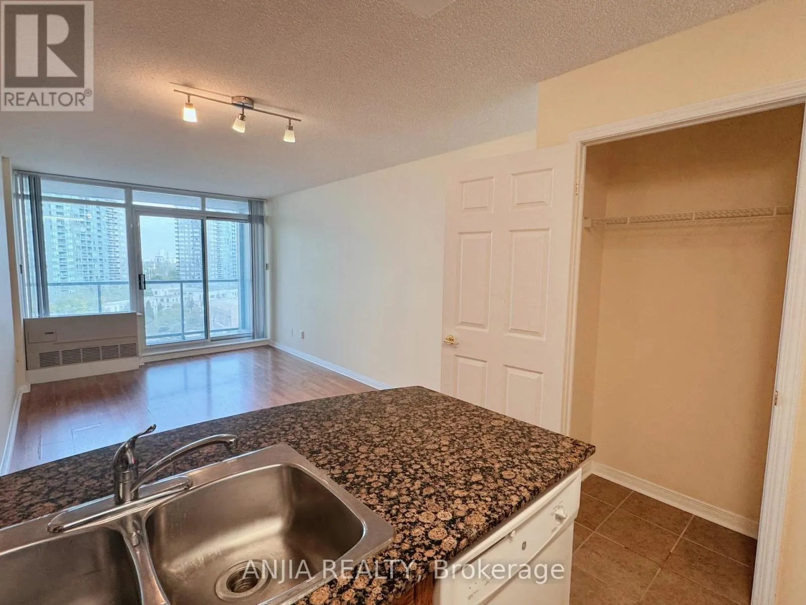 1107 - 5508 YONGE STREET