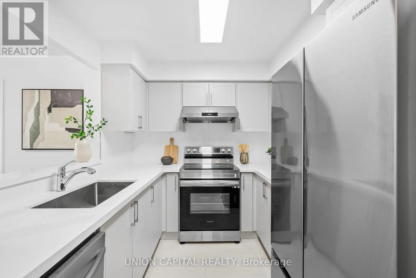 LPH17 - 39 PEMBERTON AVENUE