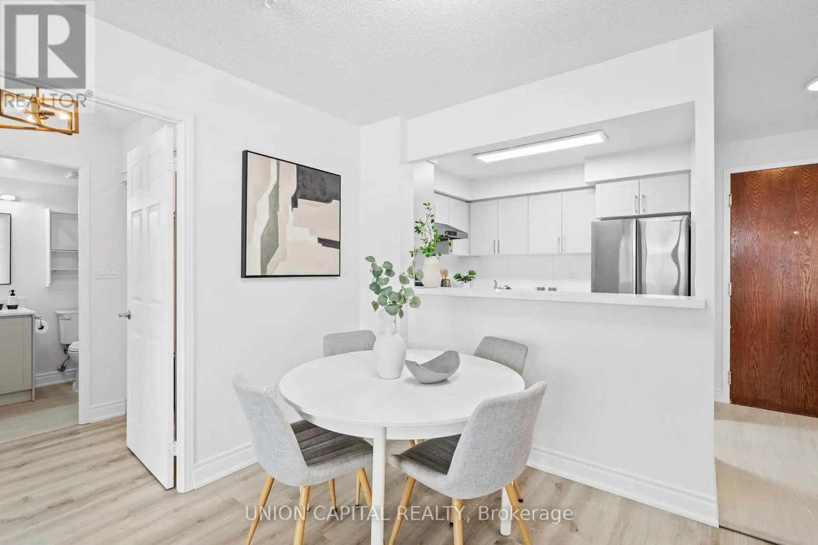 LPH17 - 39 PEMBERTON AVENUE