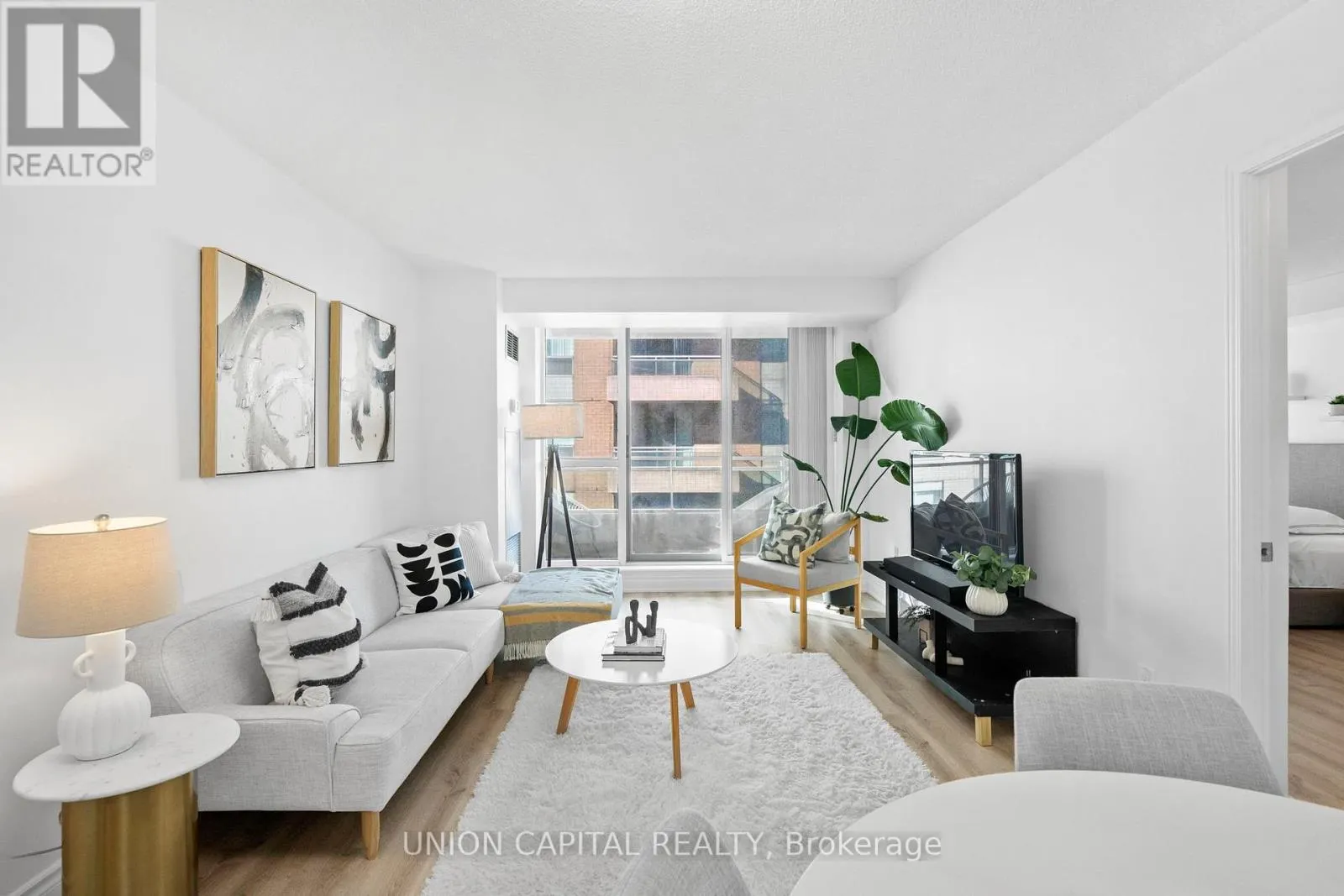 LPH17 - 39 PEMBERTON AVENUE