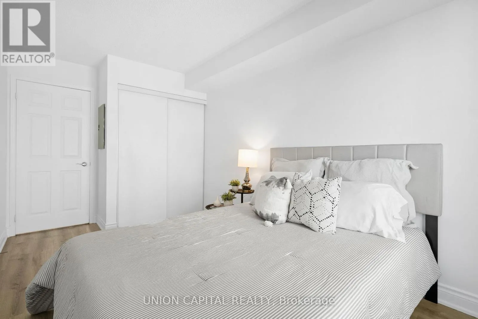 LPH17 - 39 PEMBERTON AVENUE