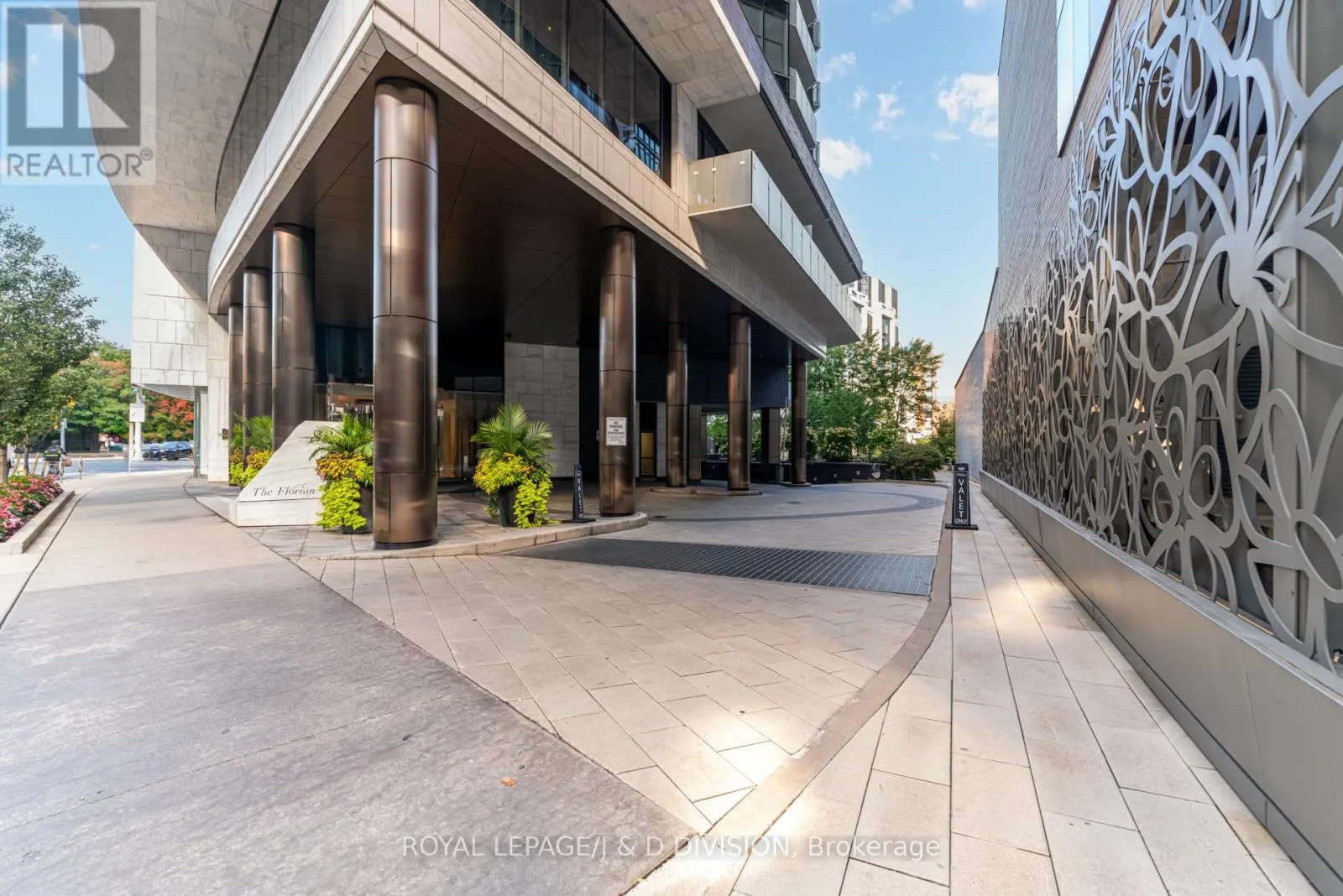 307 - 88 DAVENPORT ROAD