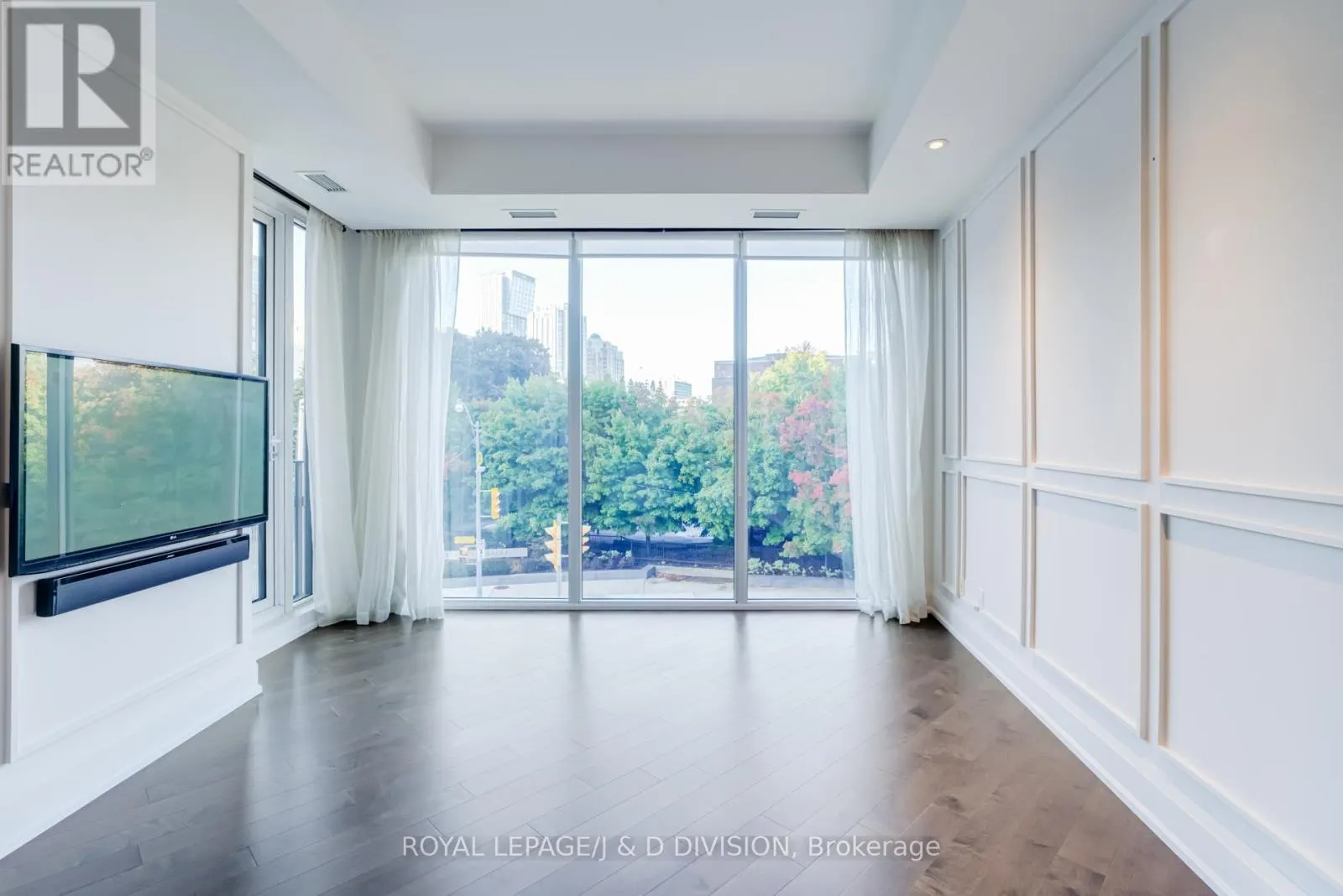 307 - 88 DAVENPORT ROAD