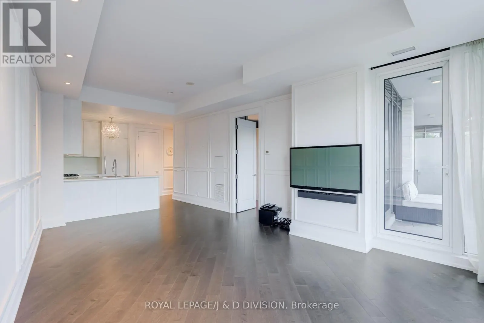 307 - 88 DAVENPORT ROAD