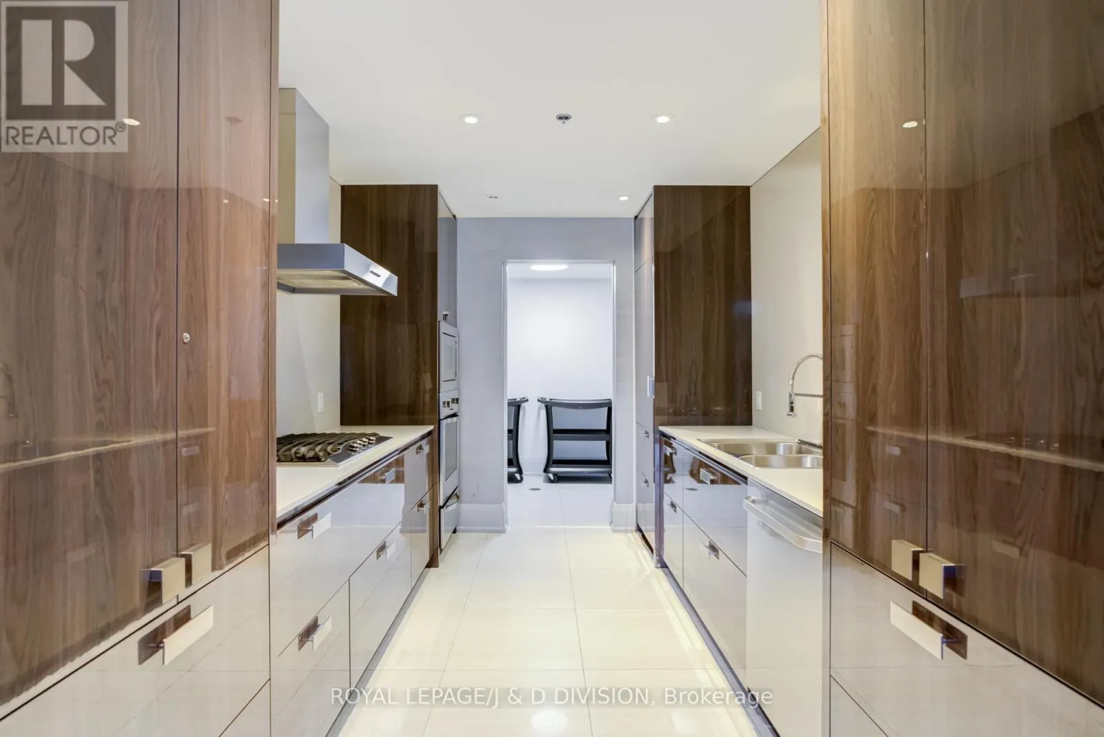 307 - 88 DAVENPORT ROAD
