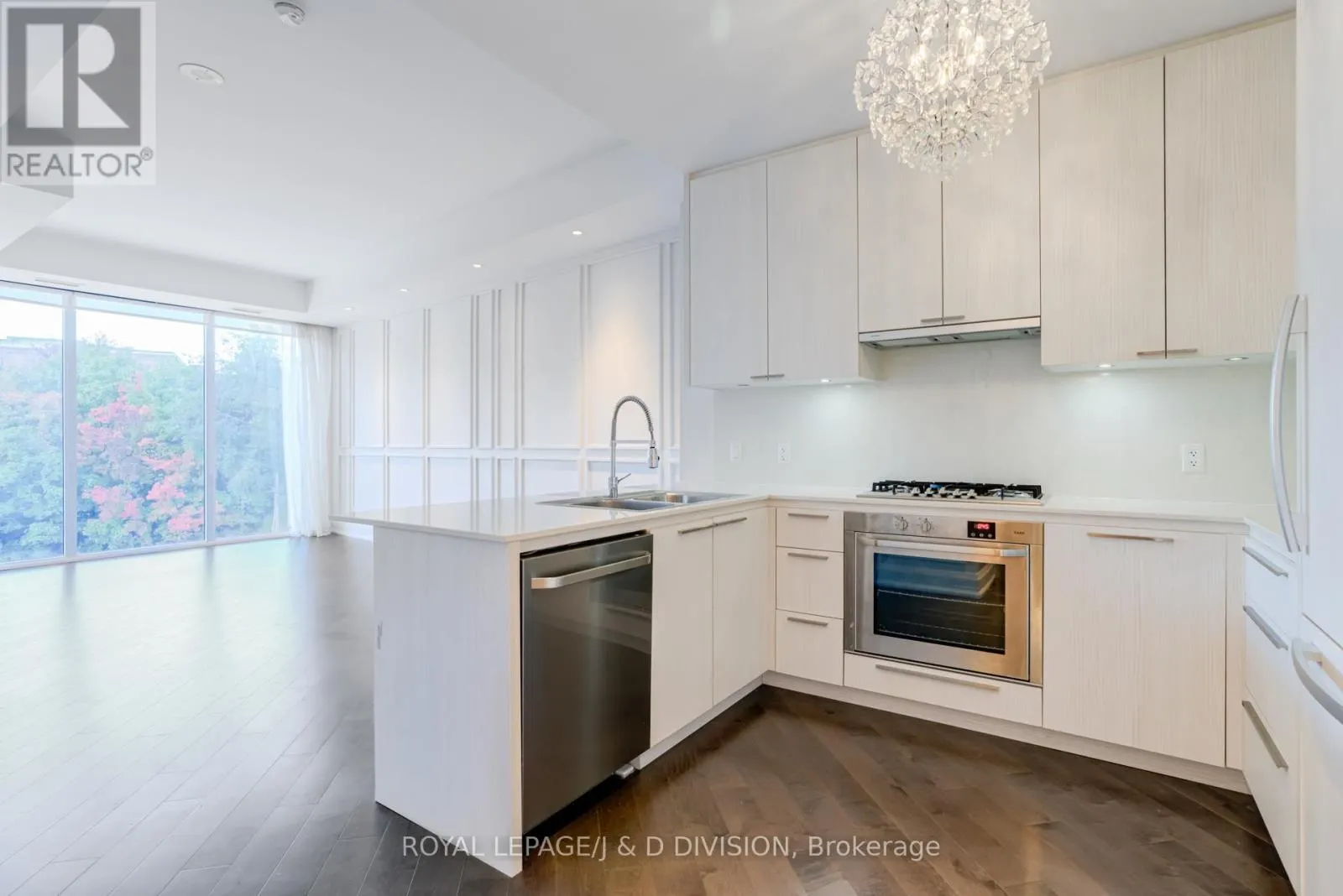 307 - 88 DAVENPORT ROAD