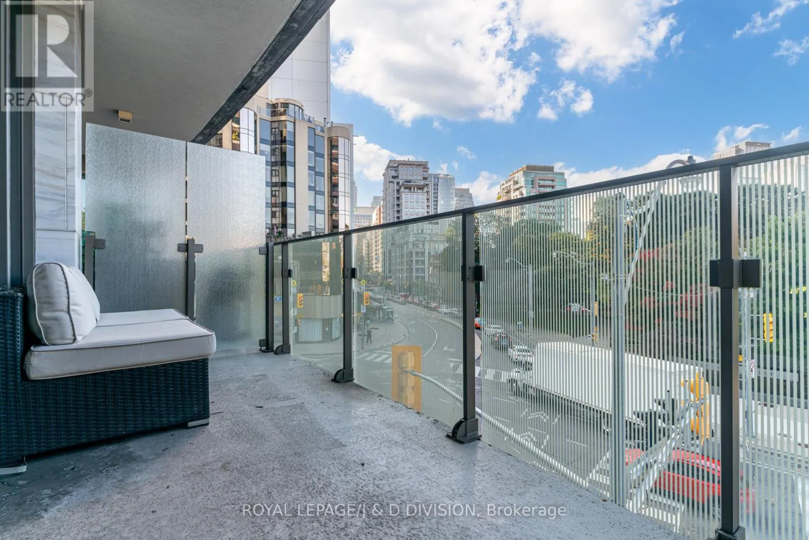 307 - 88 DAVENPORT ROAD