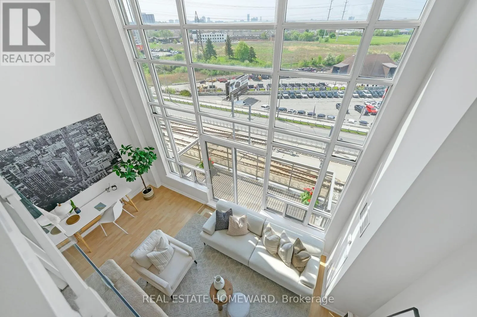 812 - 1720 EGLINTON AVENUE E