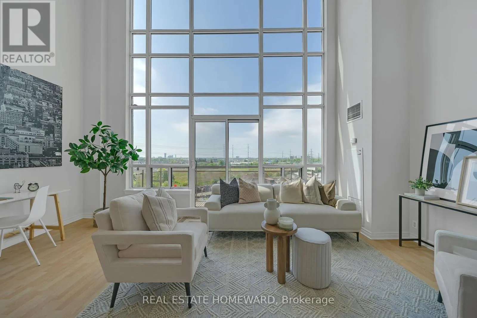 812 - 1720 EGLINTON AVENUE E