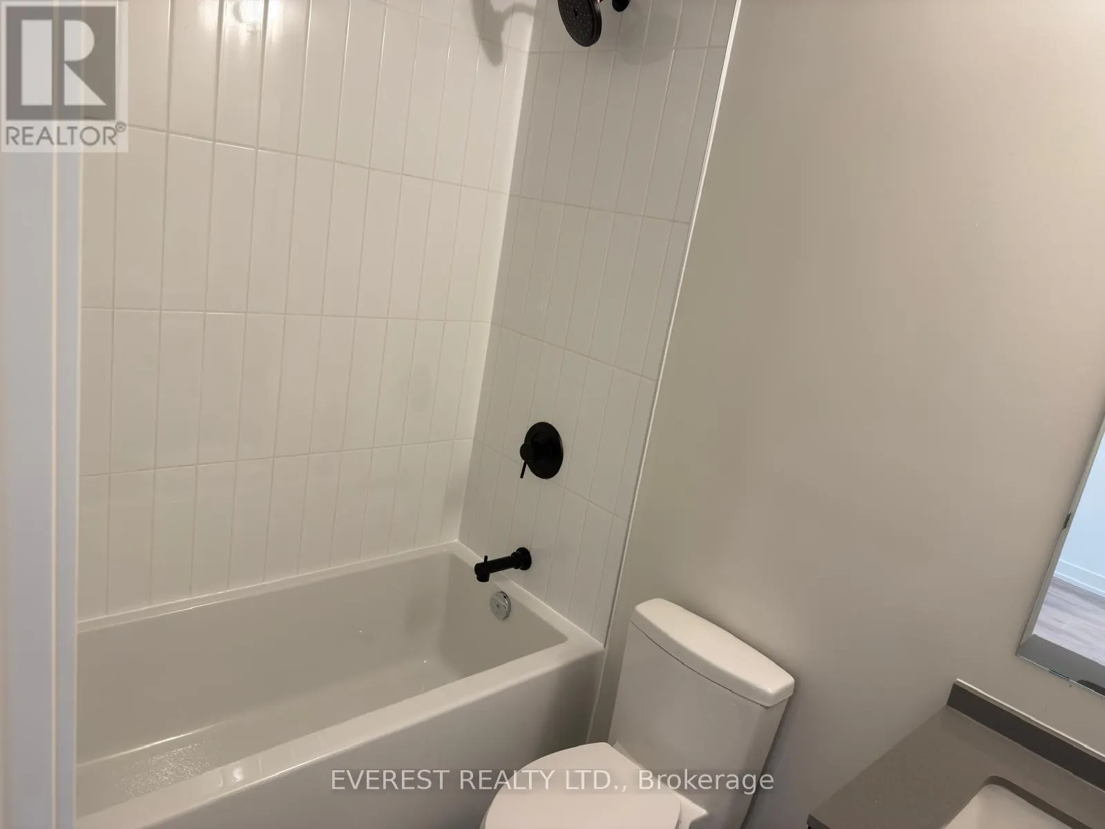 1601 - 181 STERLING ROAD E