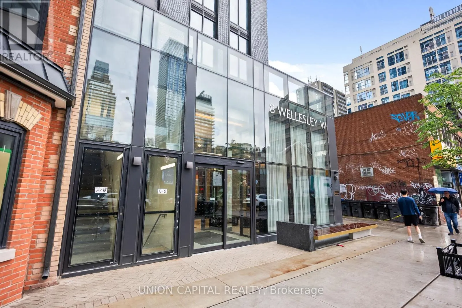 LPH02 - 8 WELLESLEY ST W STREET