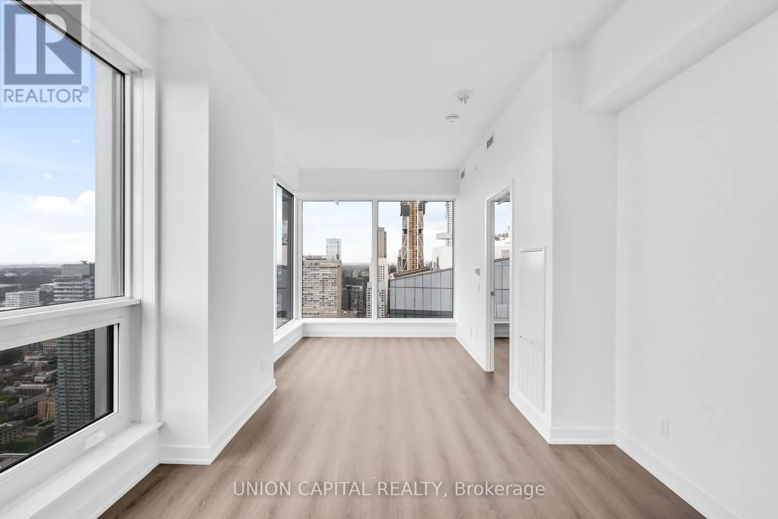 LPH02 - 8 WELLESLEY ST W STREET