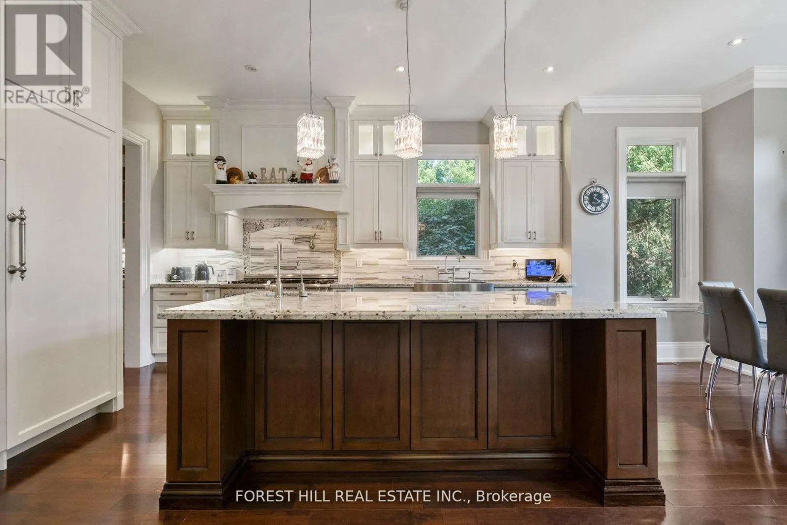 669 BEDFORD PARK AVENUE
