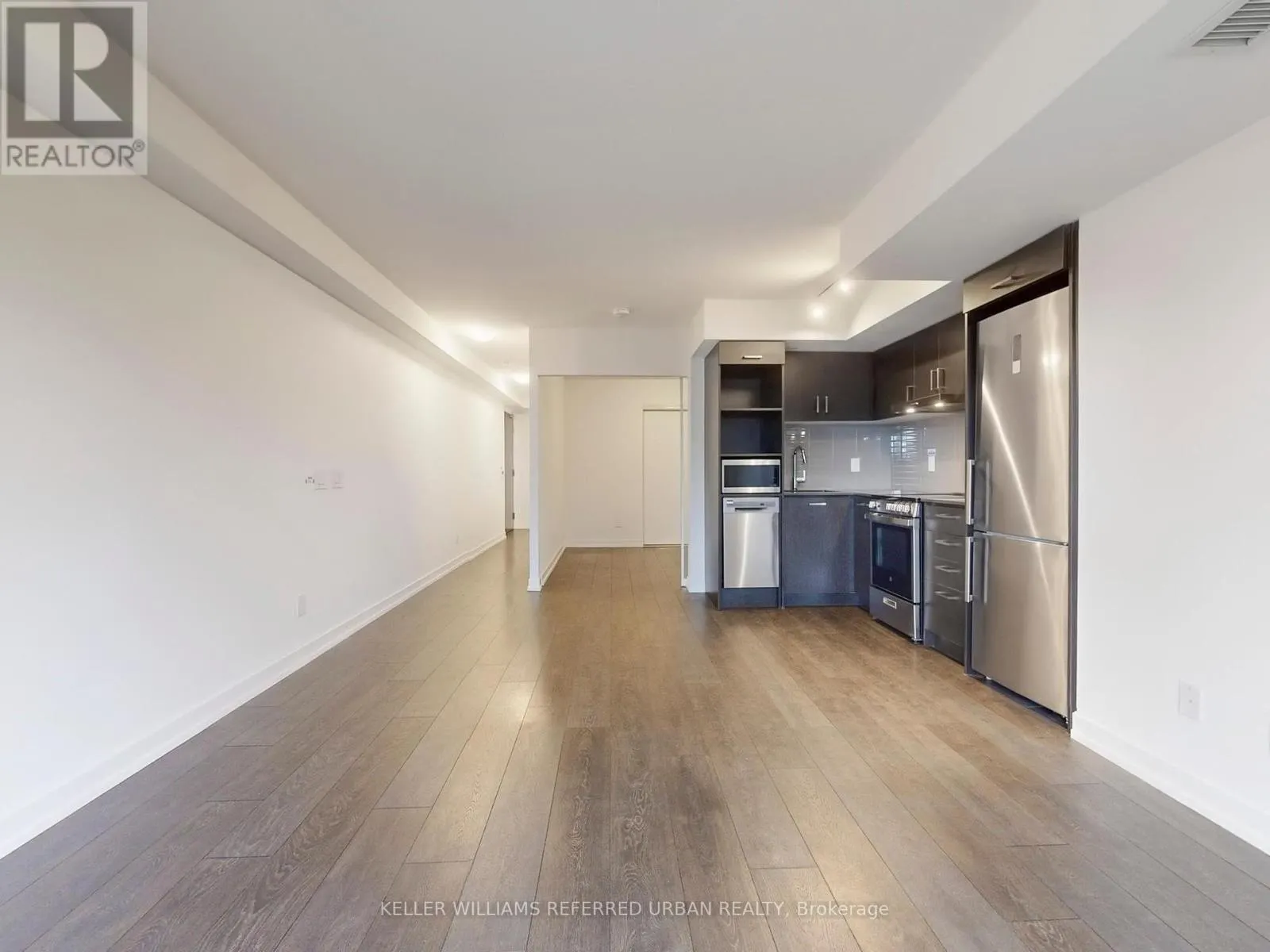 601 - 219 DUNDAS STREET E