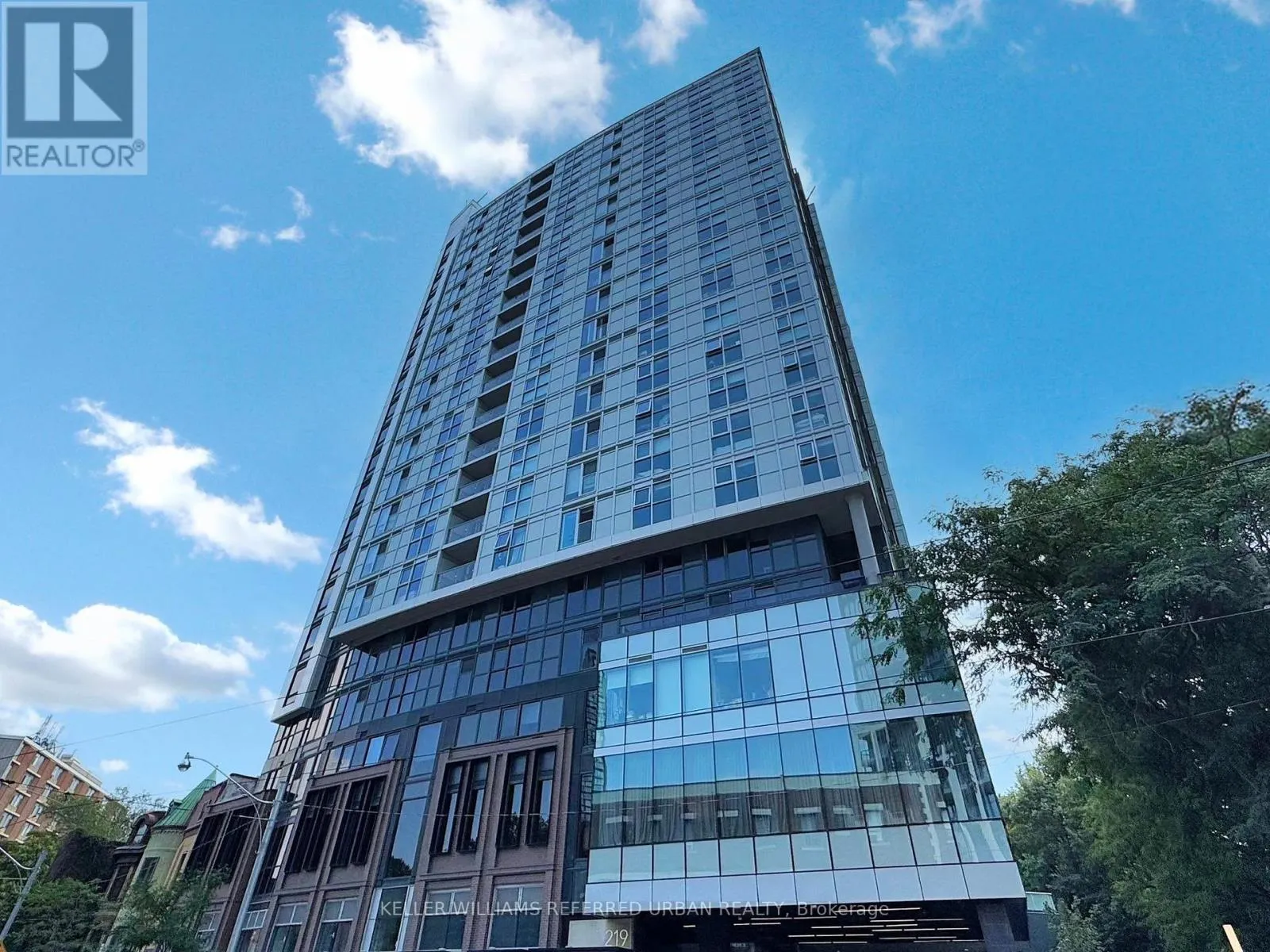 601 - 219 DUNDAS STREET E