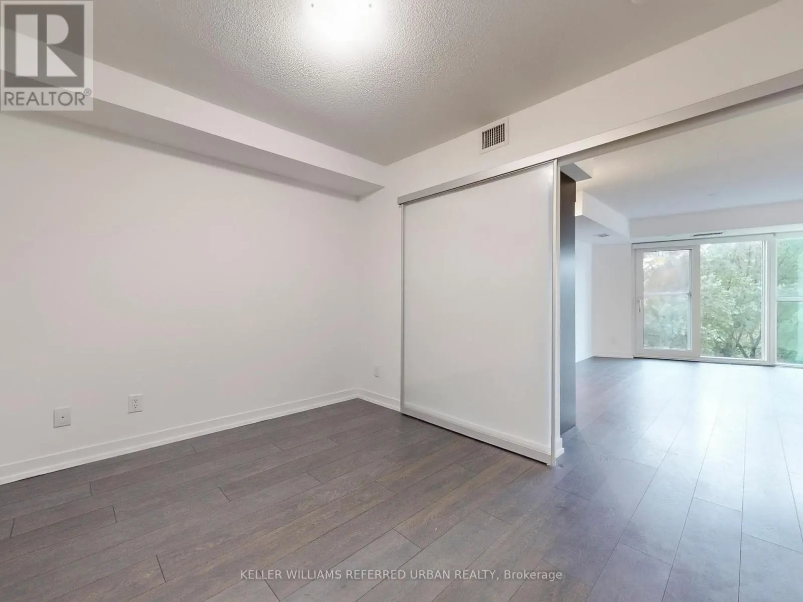 601 - 219 DUNDAS STREET E