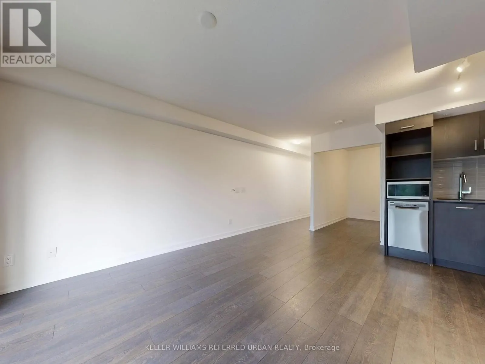601 - 219 DUNDAS STREET E