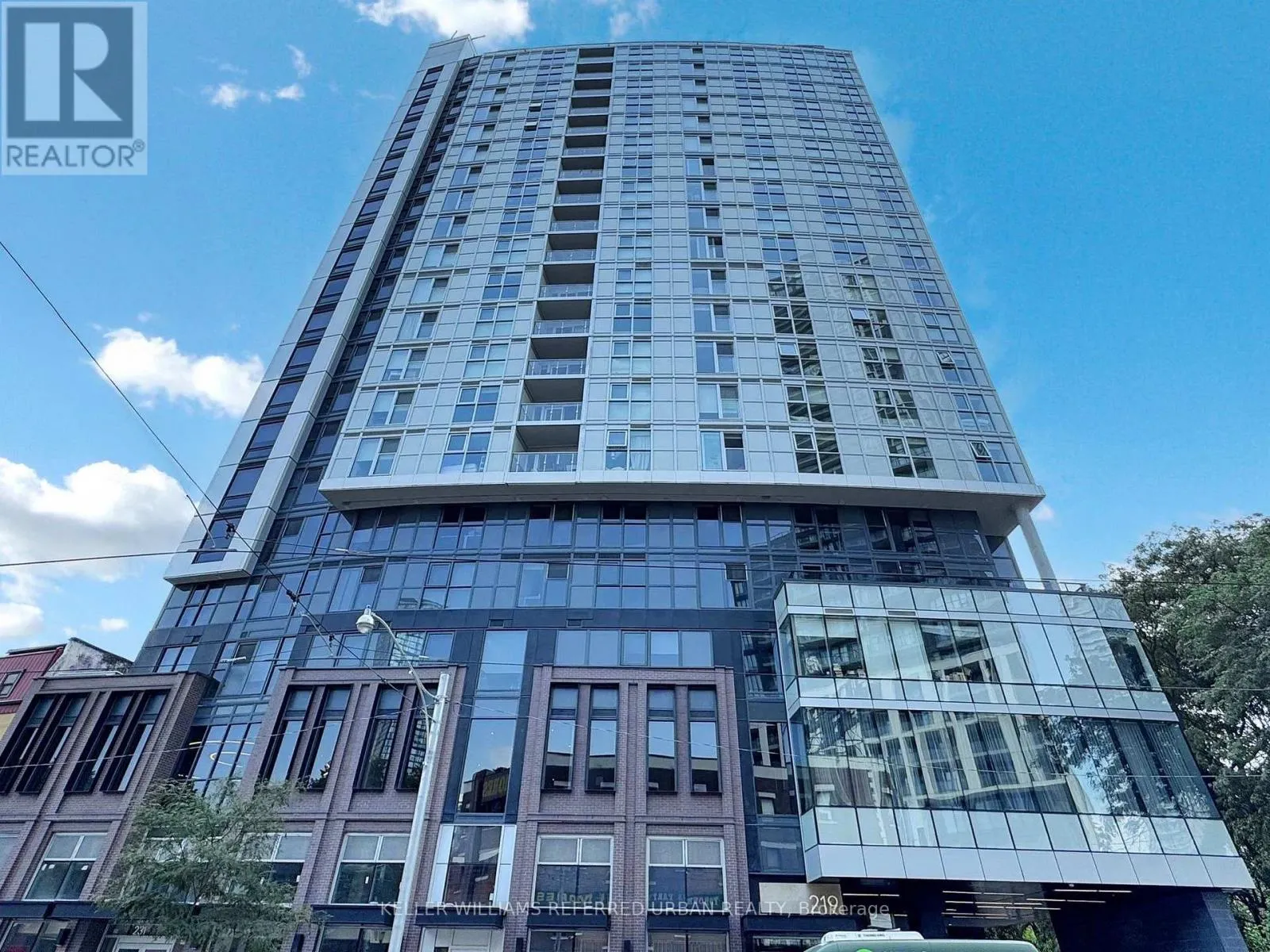 601 - 219 DUNDAS STREET E