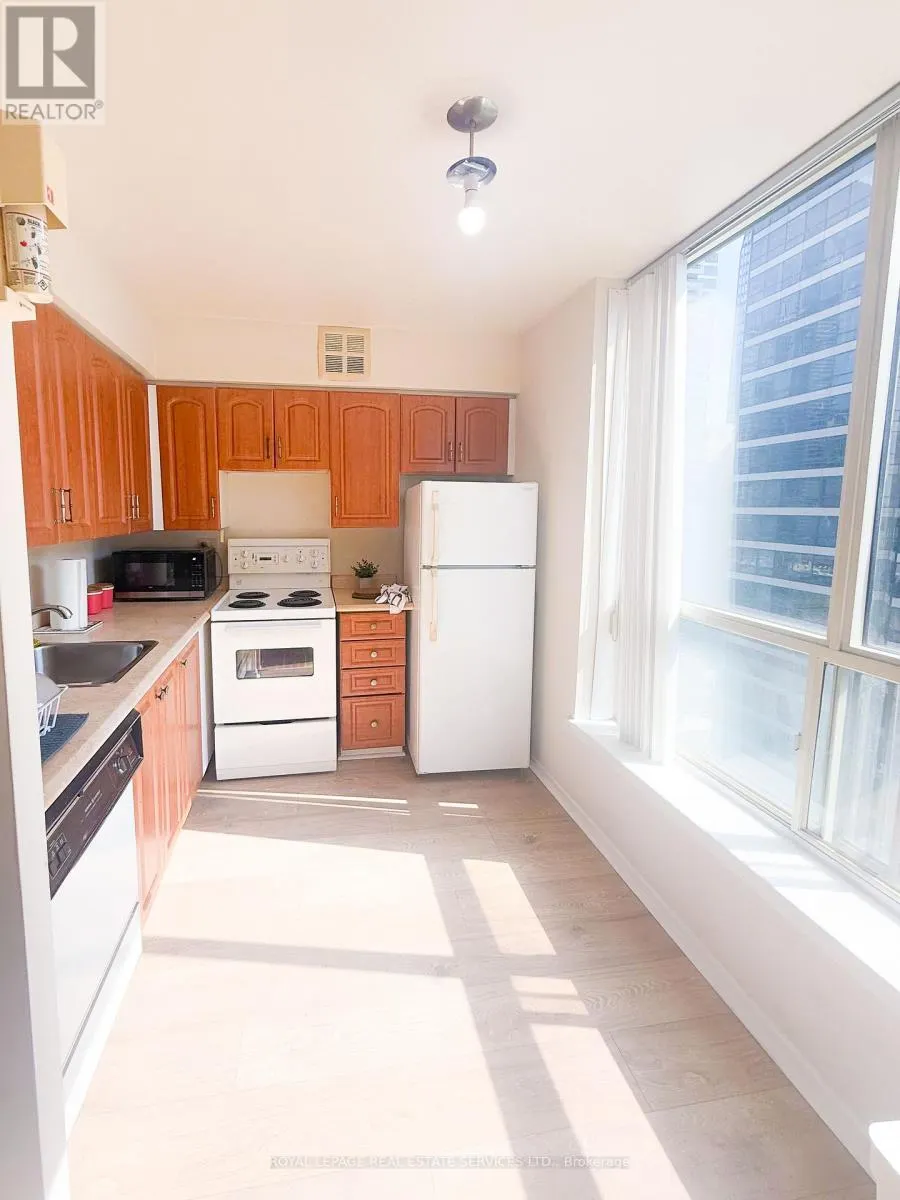 1212 - 44 ST. JOSEPH STREET