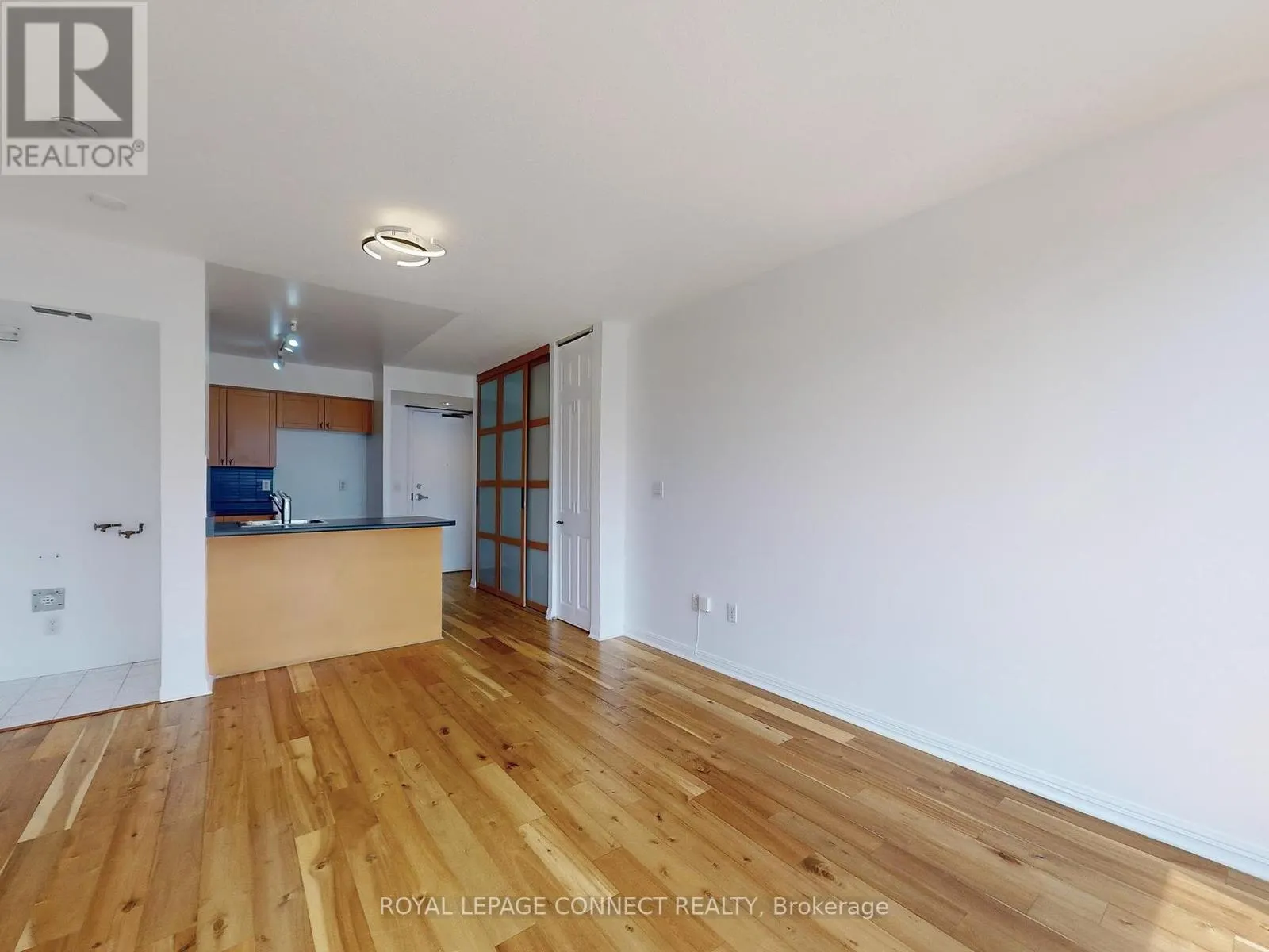 809 - 311 RICHMOND STREET E