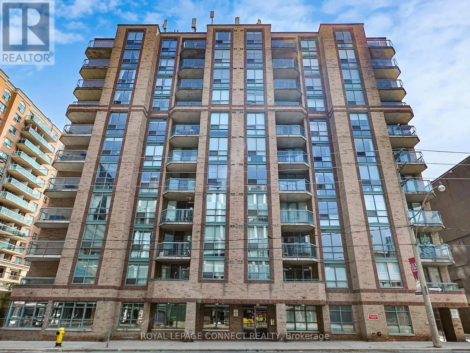 809 - 311 RICHMOND STREET E