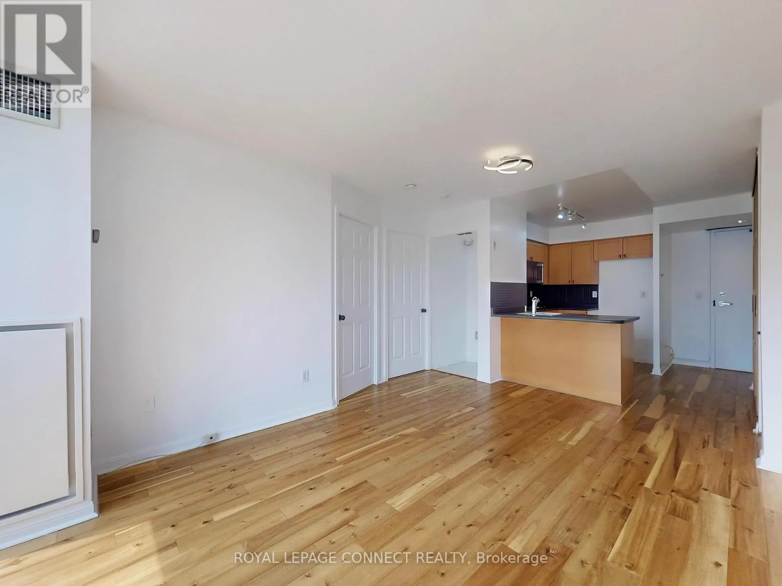 809 - 311 RICHMOND STREET E