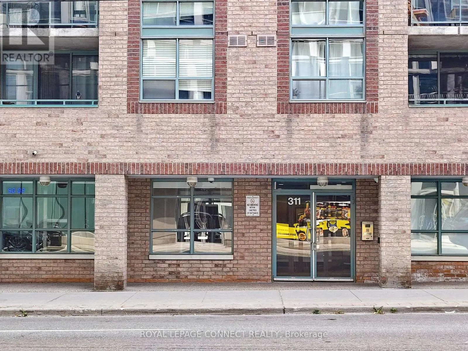 809 - 311 RICHMOND STREET E
