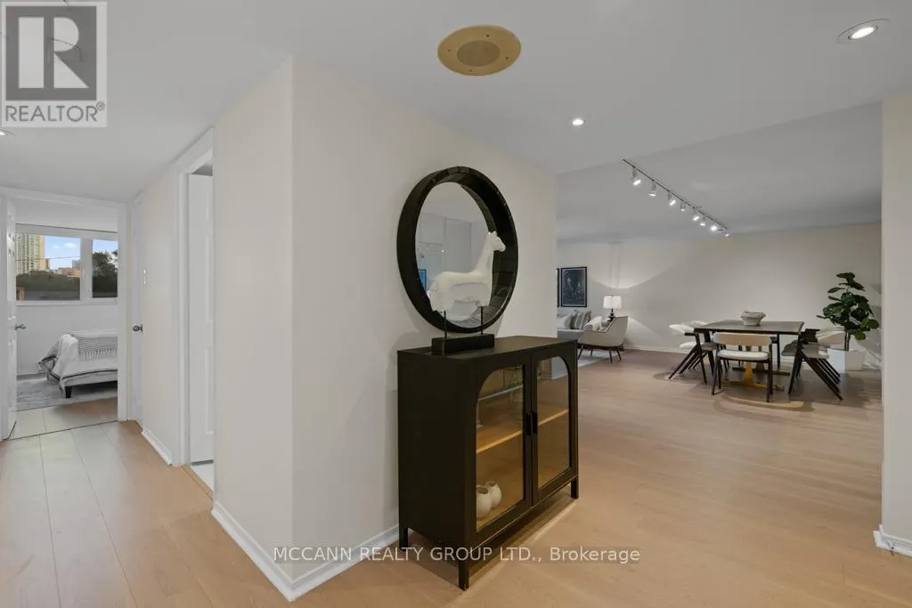 301 - 360 BLOOR STREET E