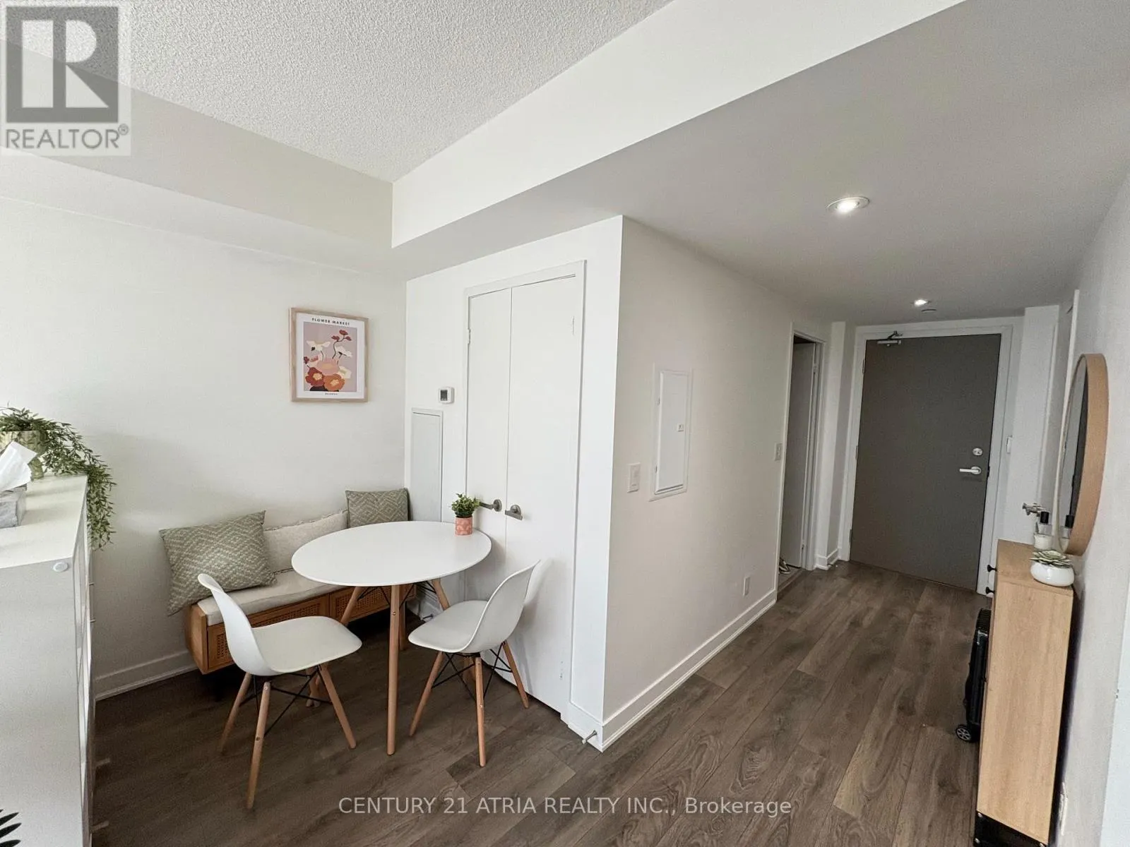 1008 - 100 HARBOUR STREET