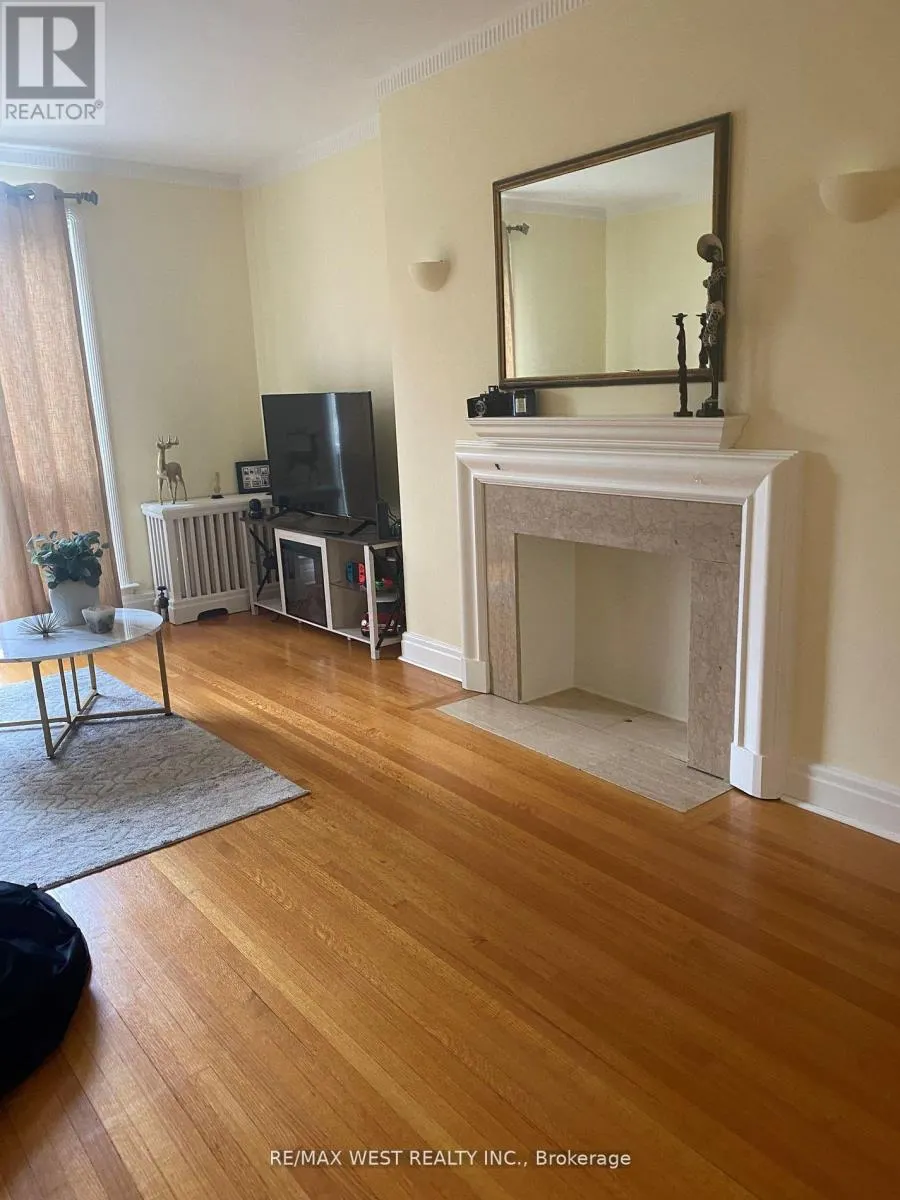 2ND FLR - 7 OTTER CRESCENT