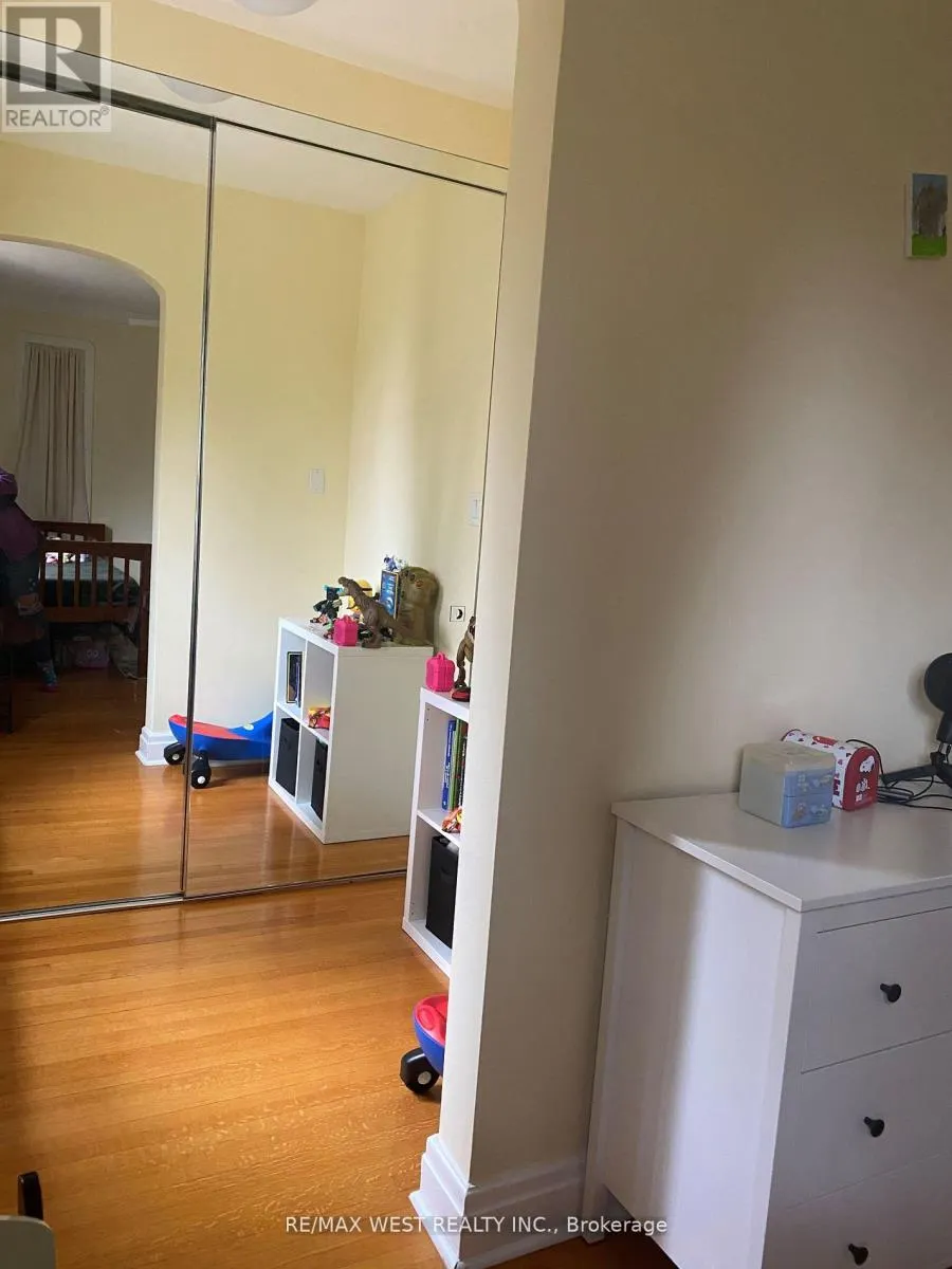 2ND FLR - 7 OTTER CRESCENT