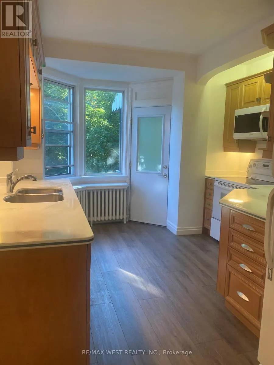 2ND FLR - 7 OTTER CRESCENT