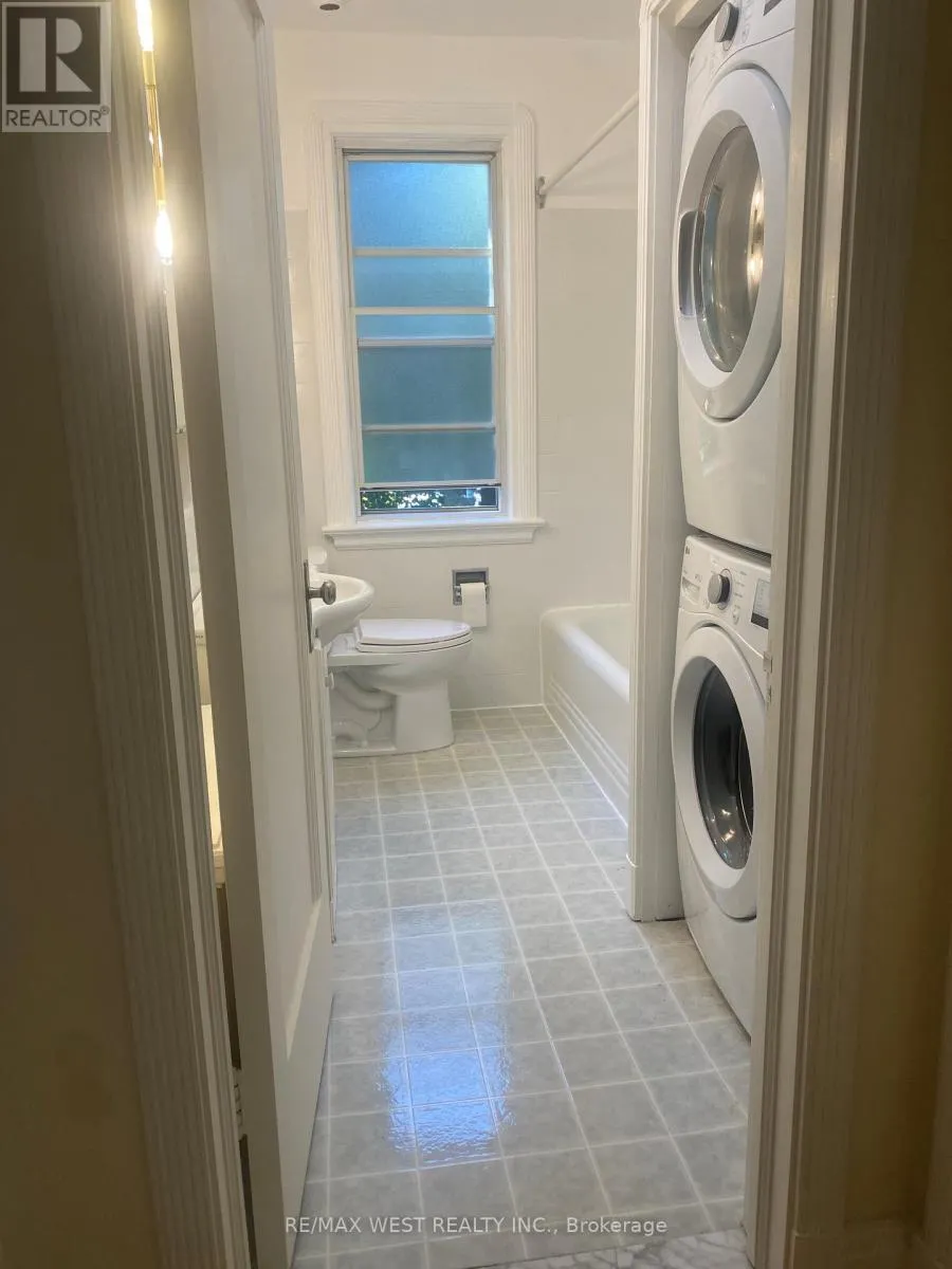 2ND FLR - 7 OTTER CRESCENT