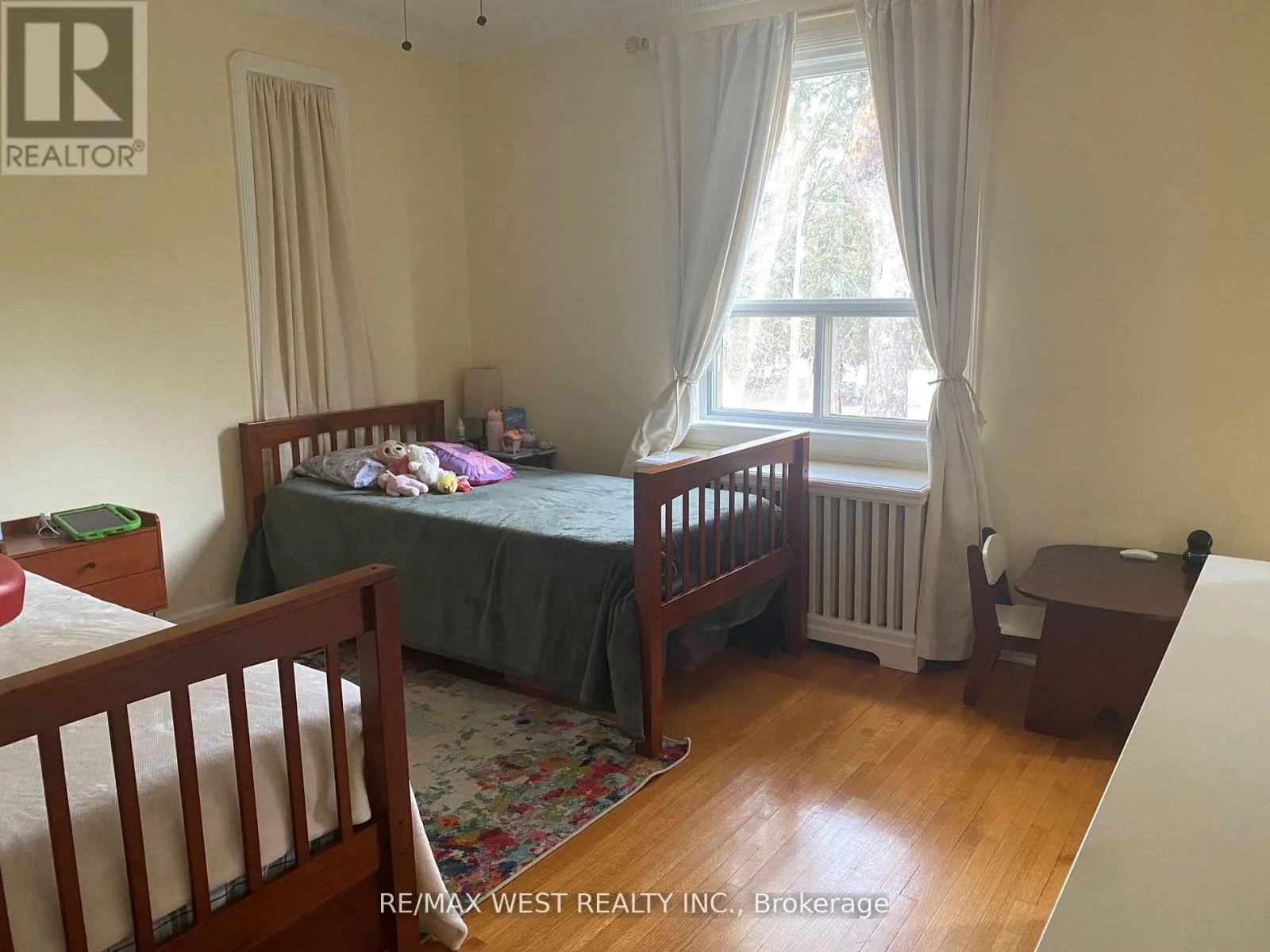 2ND FLR - 7 OTTER CRESCENT