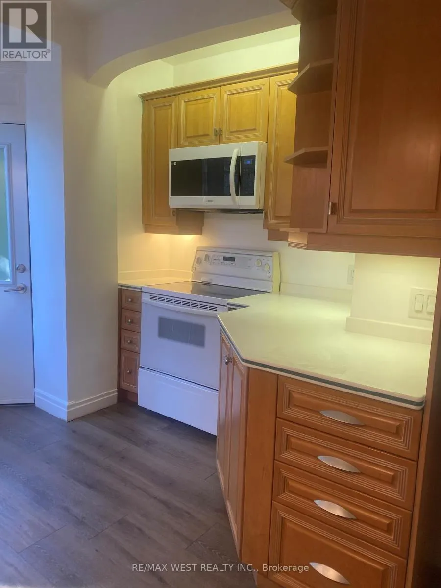 2ND FLR - 7 OTTER CRESCENT