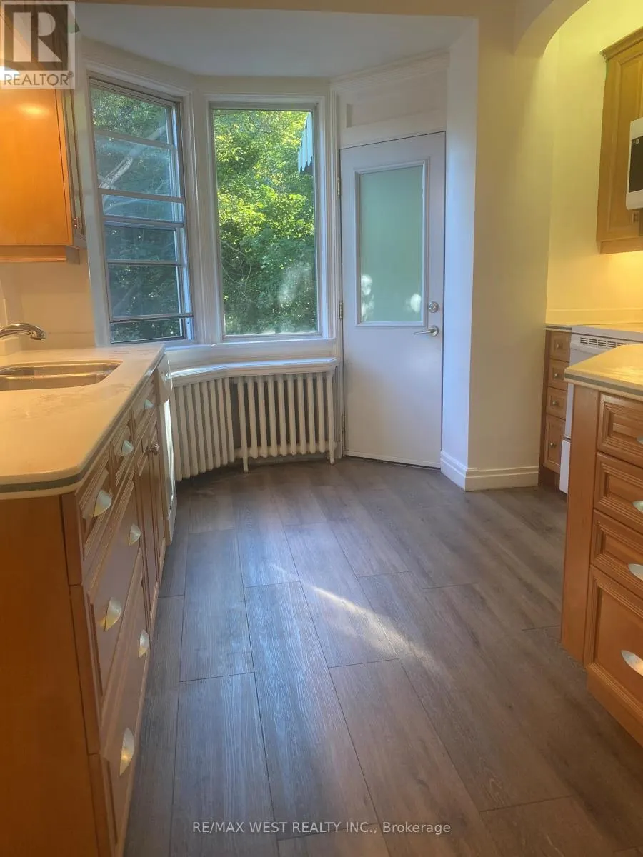 2ND FLR - 7 OTTER CRESCENT
