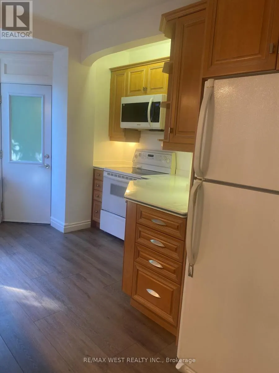 2ND FLR - 7 OTTER CRESCENT