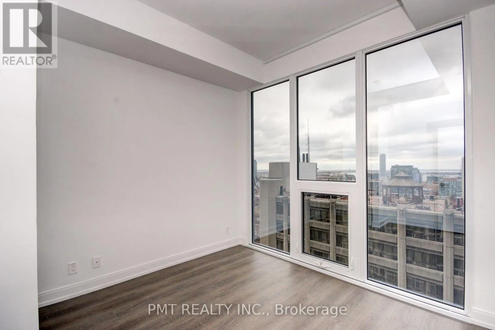 2508 - 181 DUNDAS STREET E